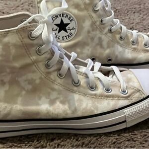 Converse All Star High-Tops in Cream Pattern